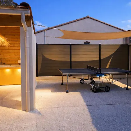 Piscine Chauffee Babyfoot Petanque Ping-pong فيلة Bon-Encontre