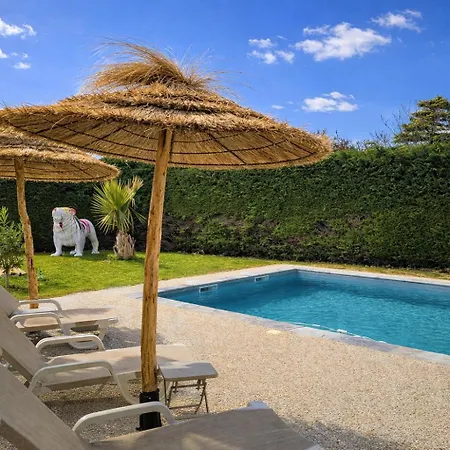 Piscine Chauffee Babyfoot Petanque Ping-pong